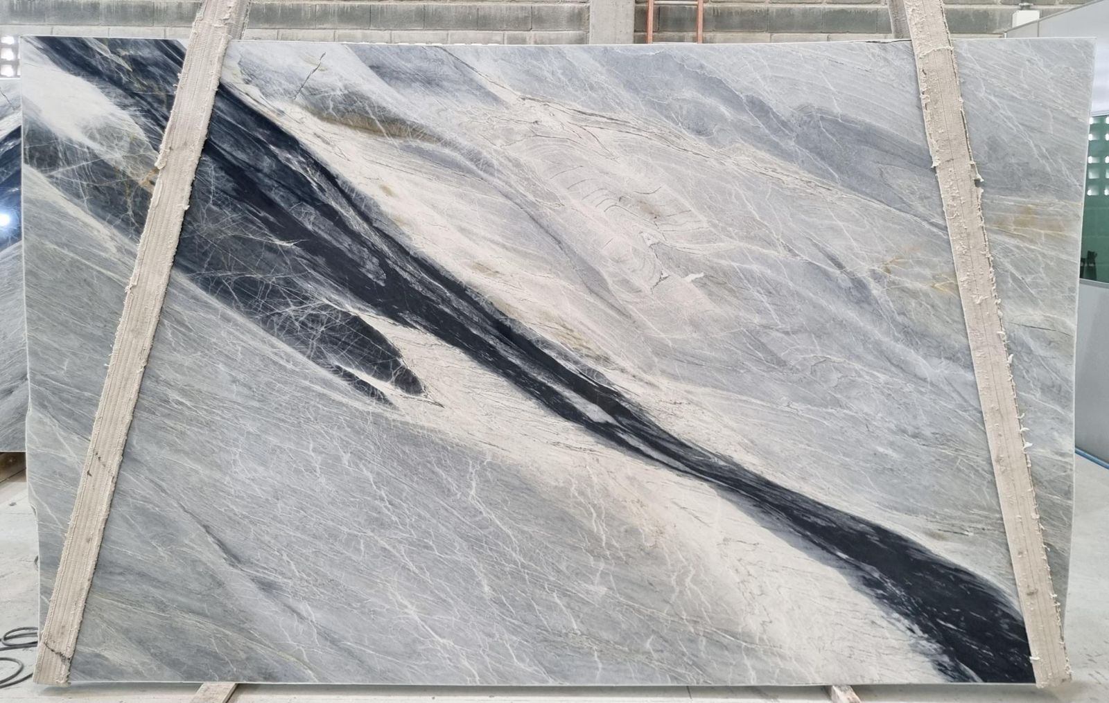 SEPHORA BLUE 300 - Quartzite - 122'x 79'  - Blue White Navy
