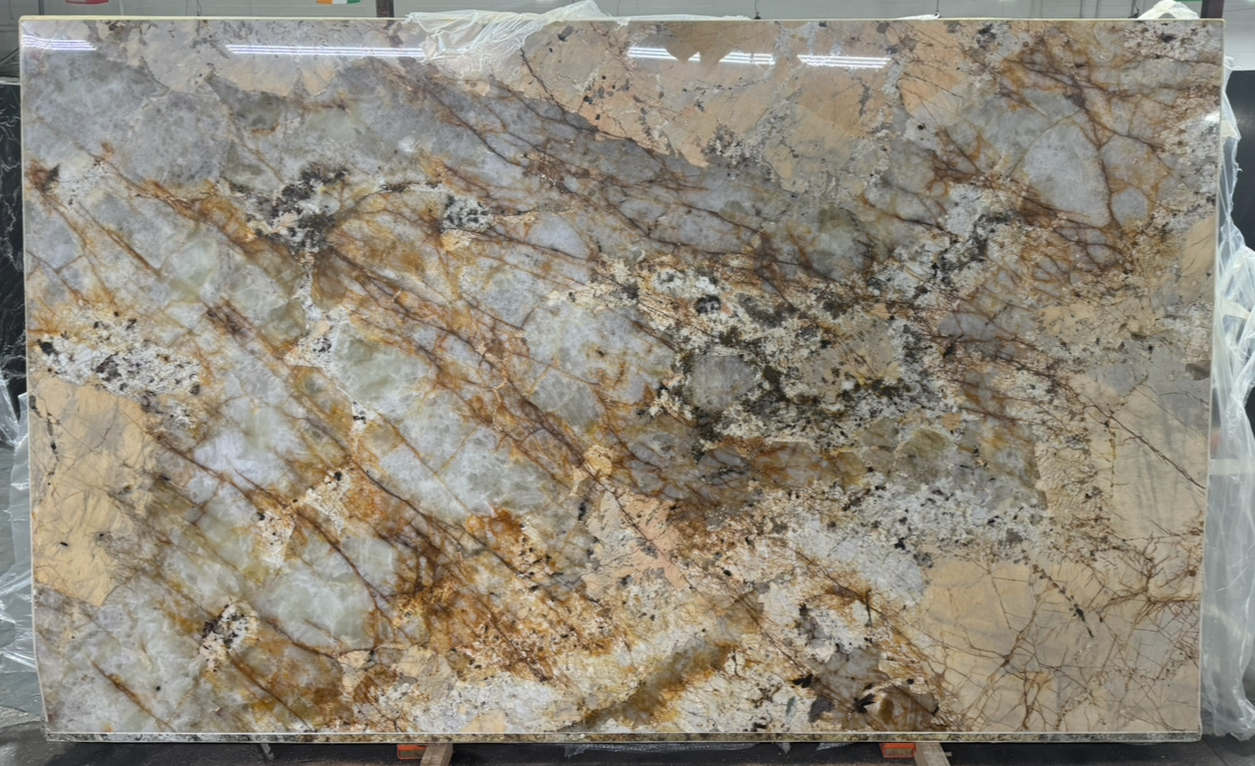 PATAGONIA 2 - Quartzite - 130' x 79' - Brown White Beige