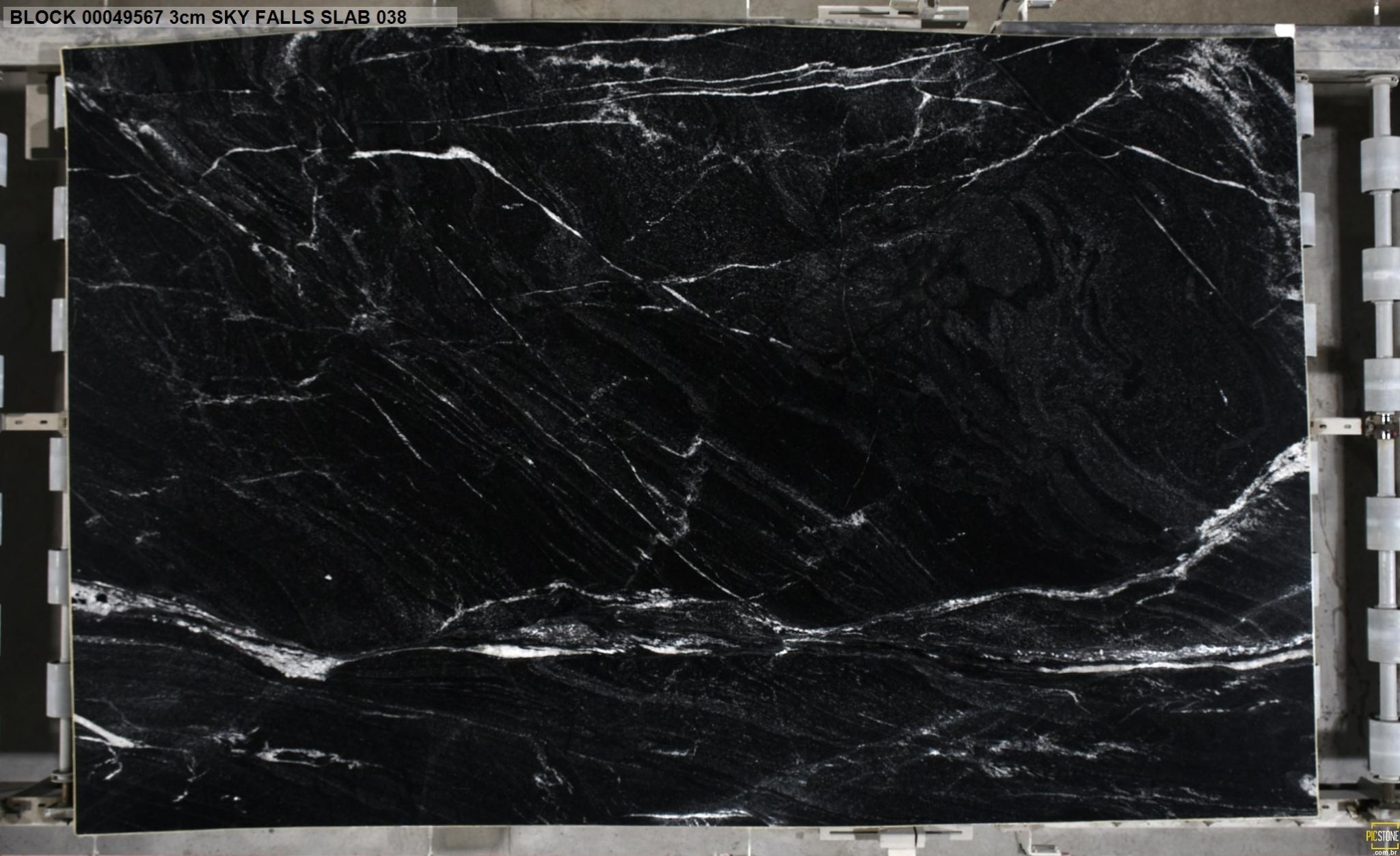 Skyfalls  - Granite  - 124'x79' - Black