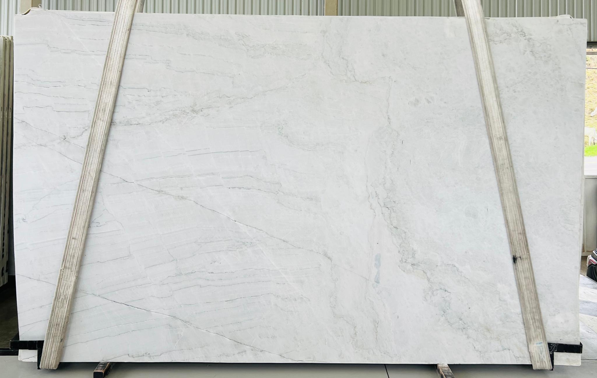 Tahti  272 soft Leather / Honed  - Granite & Quartzite - 130'x80' - light off white 