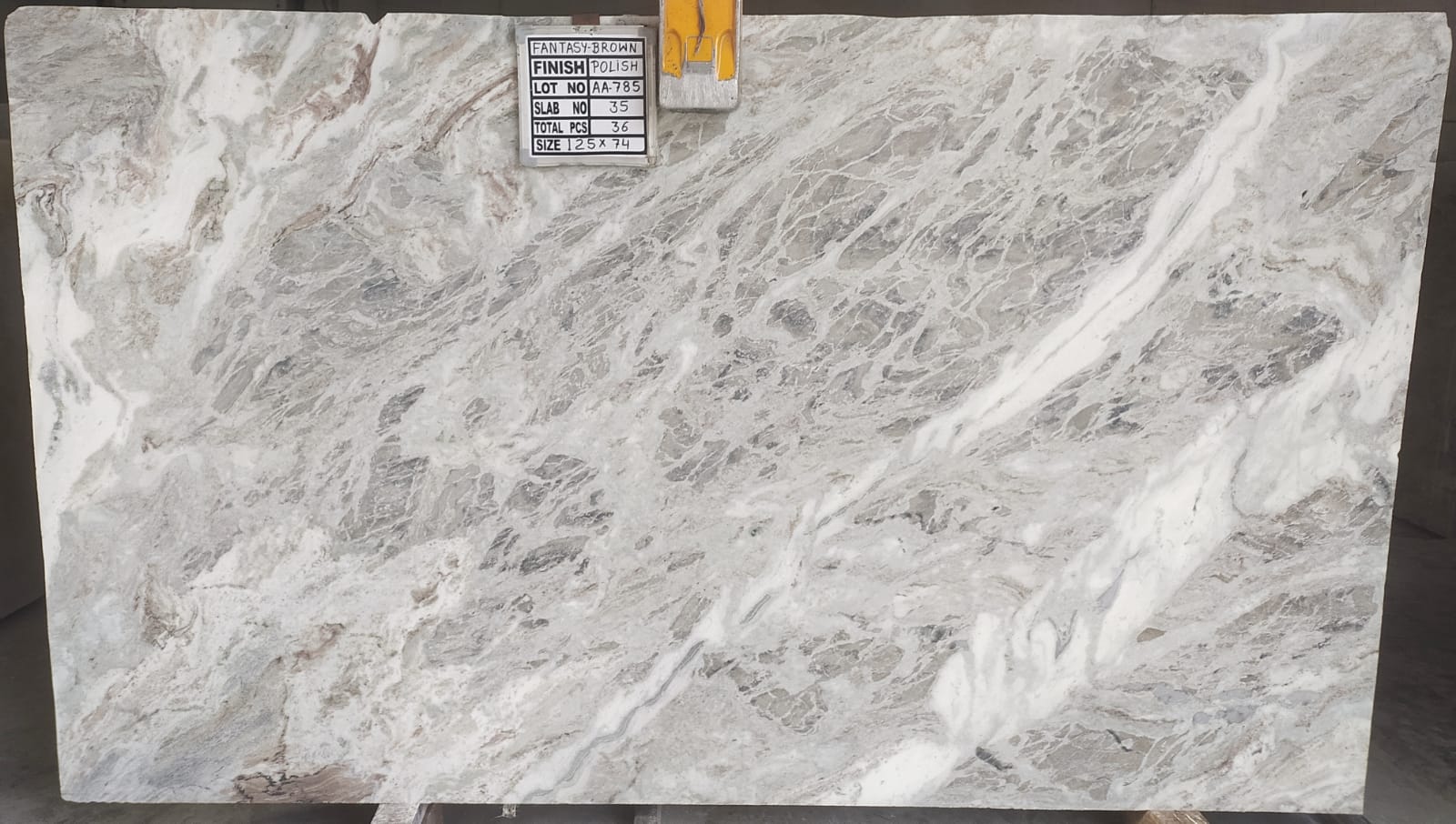 Fantasy Brown - 785 - Granite & Quartzite - 125'x75' - Brown