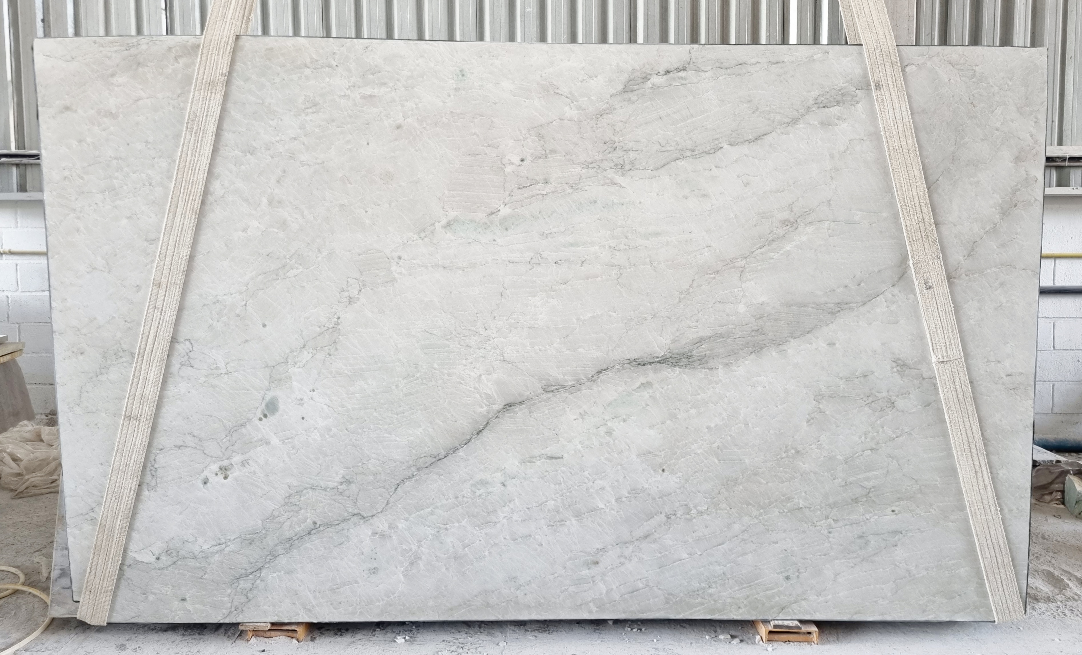 Bianco Elegante # 442  - Granite & Quartzite - 125'x79' - white