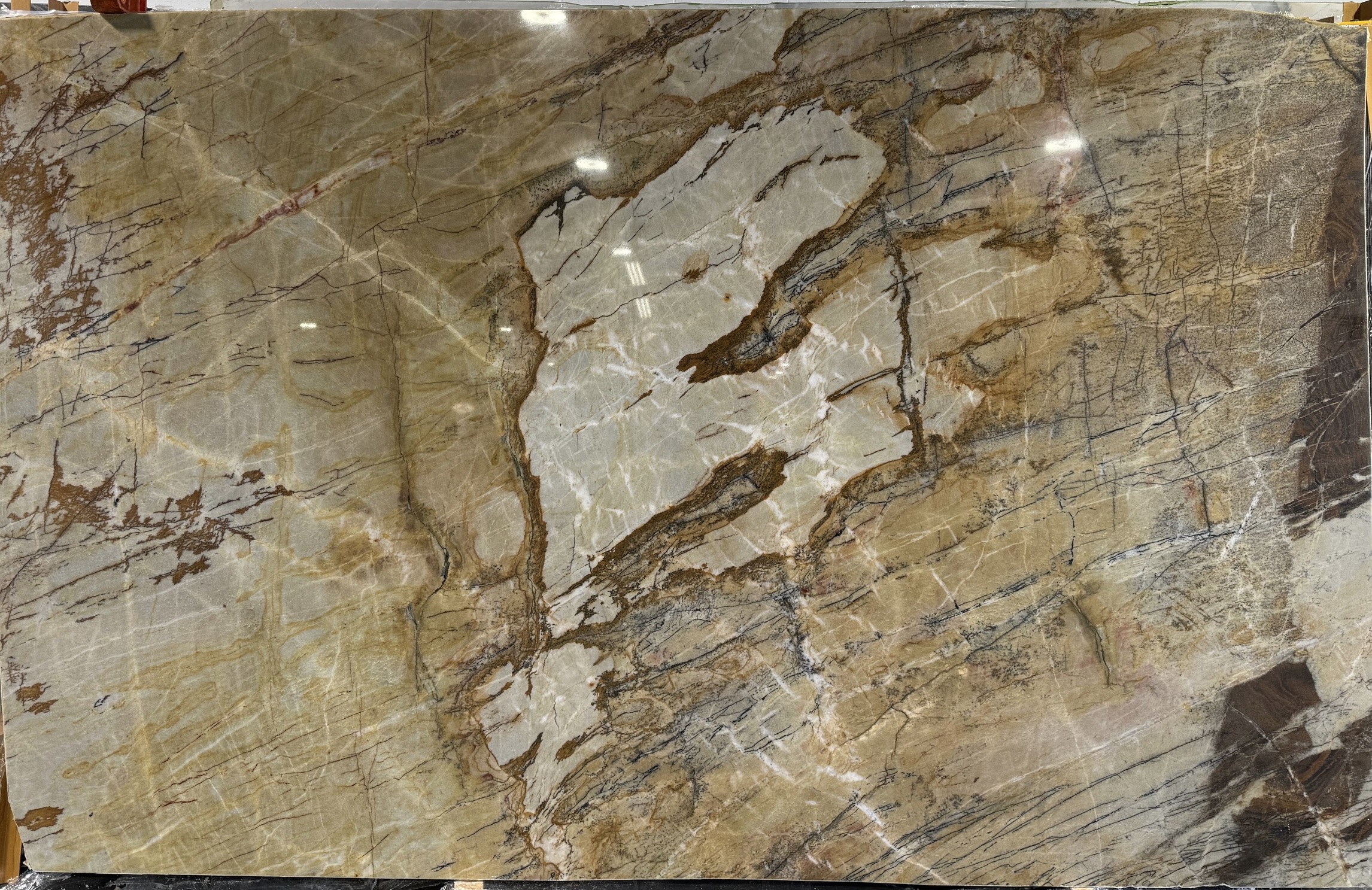 Cosmopolitan Quartzite 
